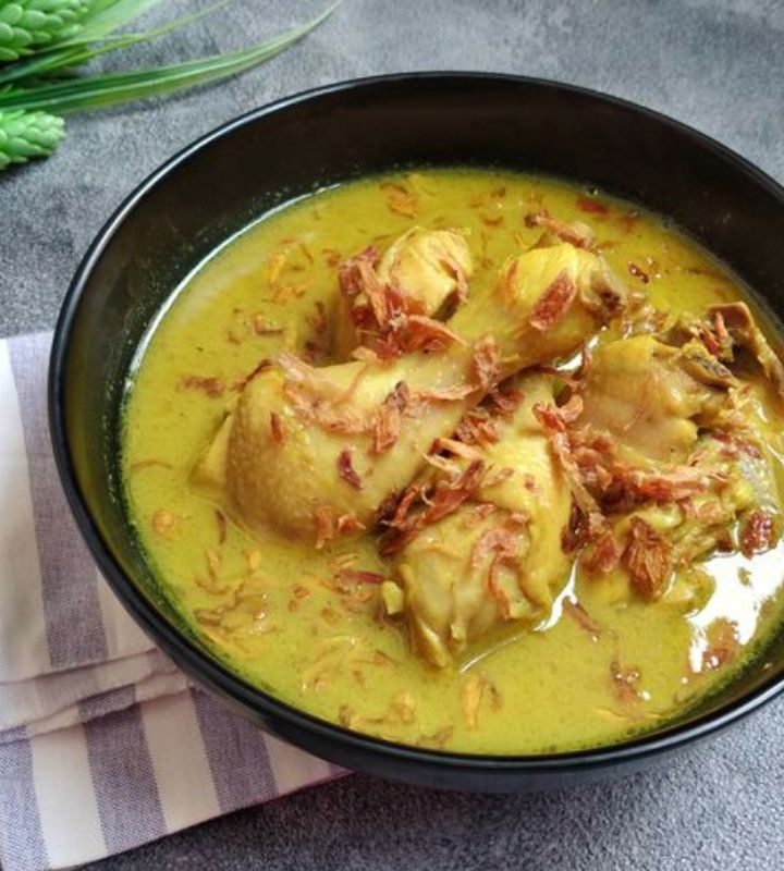 Resep Opor Ayam Jawa Bumbu Kuning dan Tips Agar Empuk