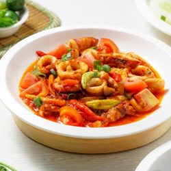 Resep Cumi Asam Manis Pedas Ala Resto yang Bikin Keluarga Betah Makan Di Rumah