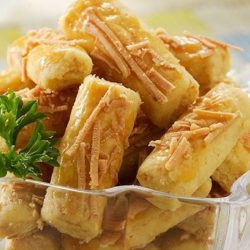 Resep Kue Kastengel Keju dan Tips Agar Kue Tidak Pecah